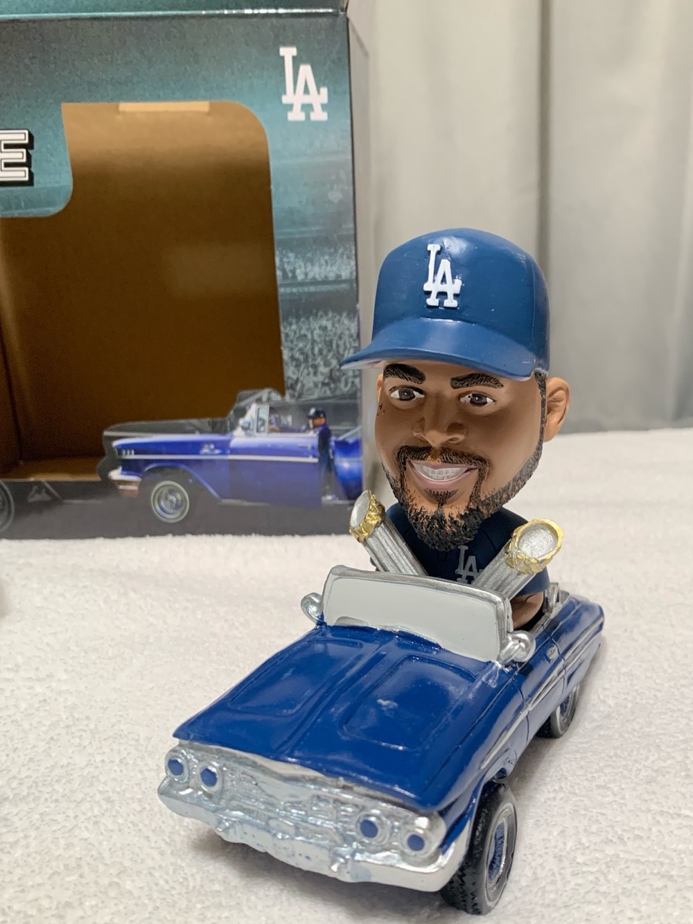 ICE CUBE LA Dodgers Blue Lowrider Bobblehead Car Figurine